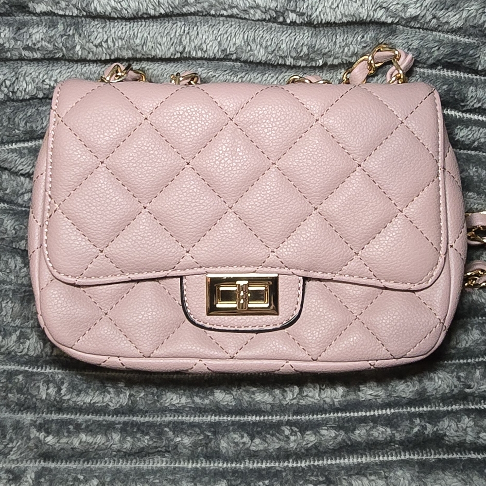 Elegant Pink Quilted Women's Bag